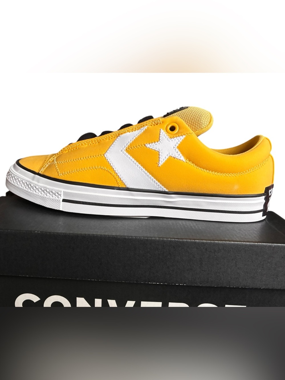 Converse Star Player 76 Puff Low Size 11 Men/12.5 Women Bananas/White/Black NEW